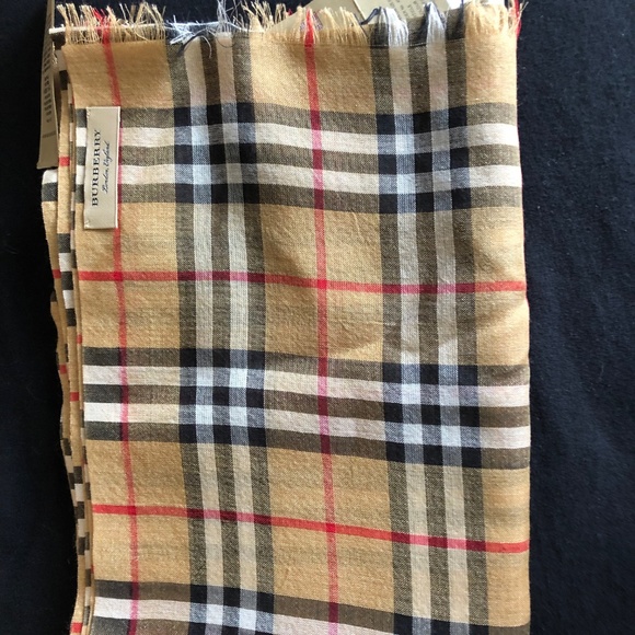 Burberry Vintage Check Wool Silk Scarf, BNWT - Picture 4 of 8